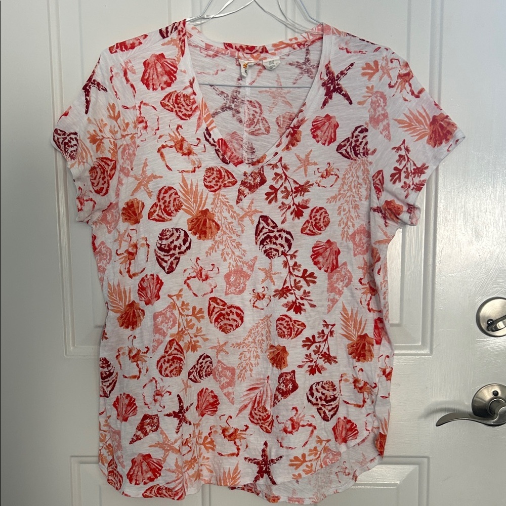 C&C California Red and Orange Seashell Print V-Neck T-Shirt Size 1X
